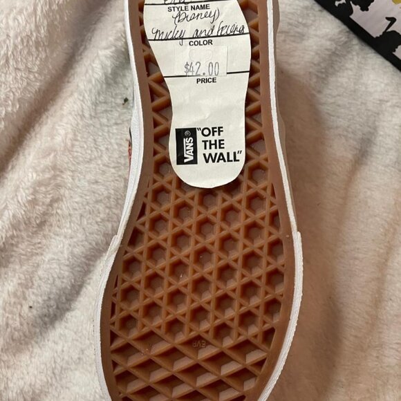 Disney Mickey & Friends "Off the Wall"  Vans Shoes Size 13.5 NEW in original Box - Picture 6 of 8